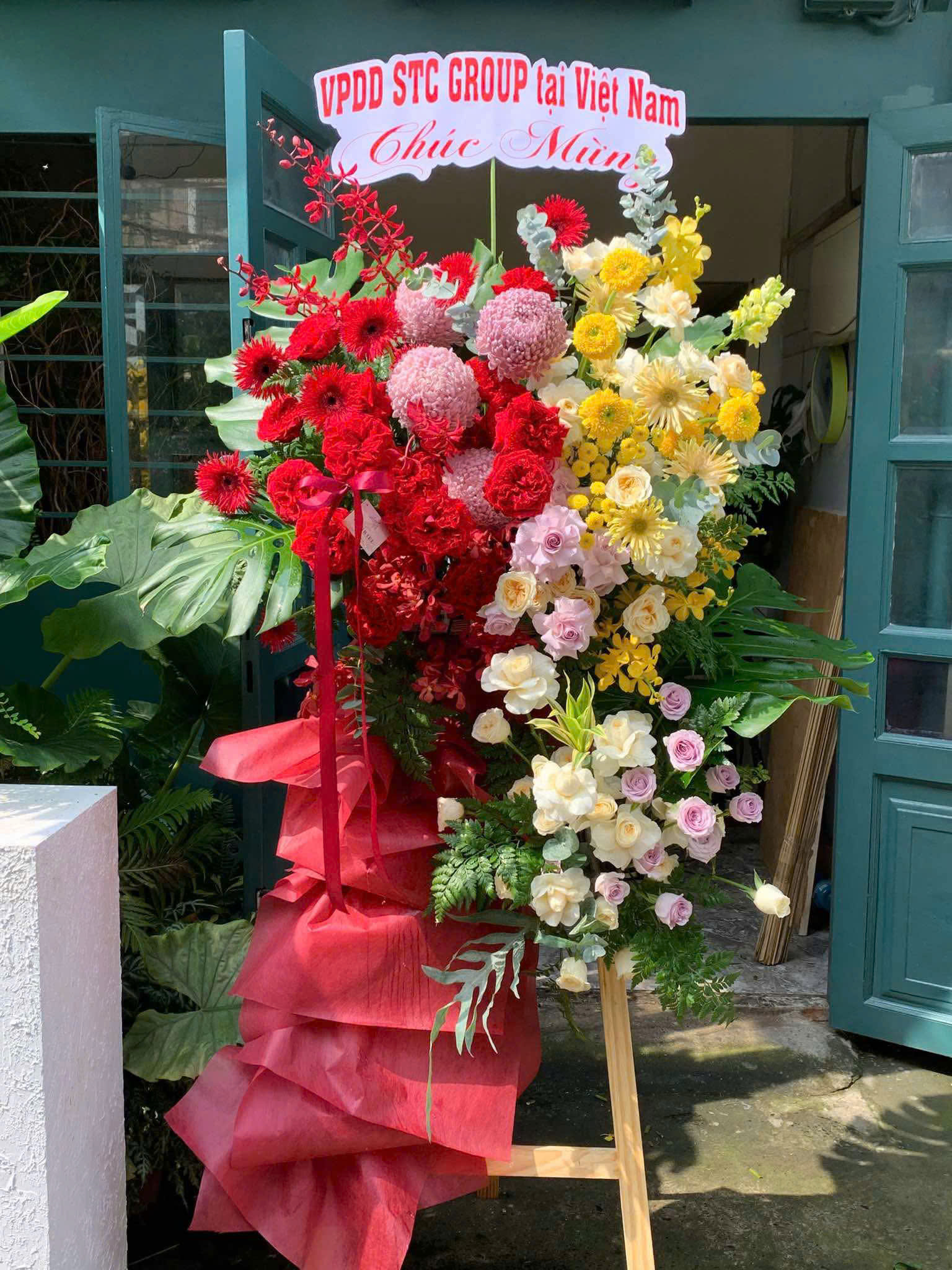 Kệ Chúc Mừng - KT47